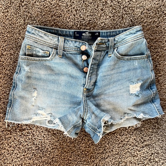 Hollister High-Rise Mom Short Size 1 - Picture 1 of 4